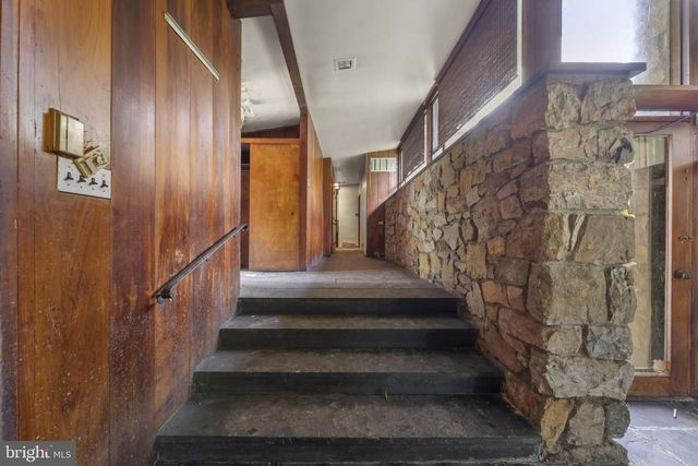 2935 WHITEHALL RD, Norristown, PA 19403