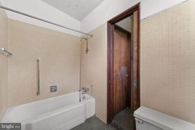 2935 WHITEHALL RD, Norristown, PA 19403