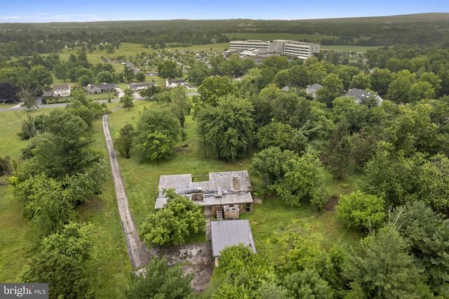 2935 WHITEHALL RD, Norristown, PA 19403