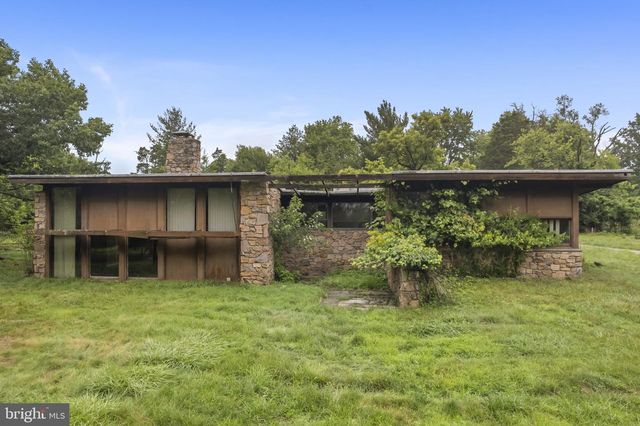 2935 WHITEHALL RD, Norristown, PA 19403