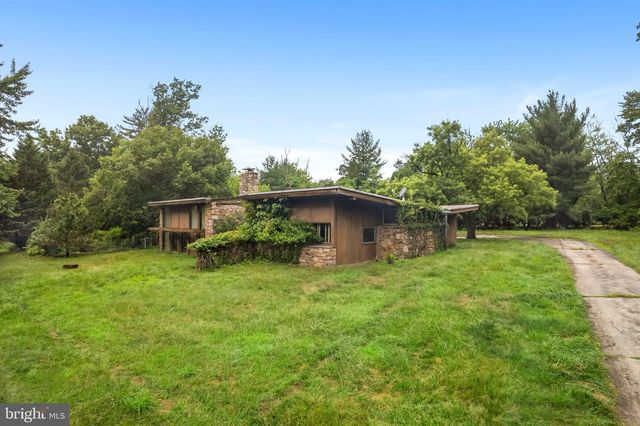 2935 WHITEHALL RD, Norristown, PA 19403