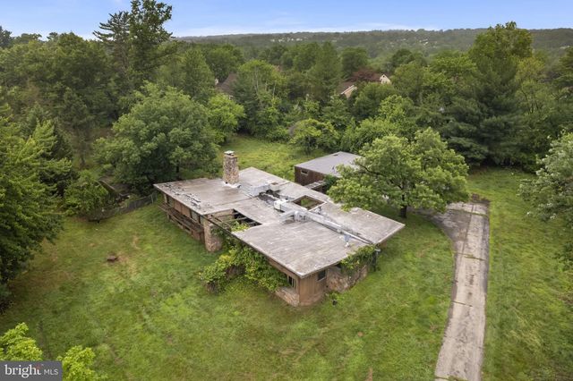 2935 WHITEHALL RD, Norristown, PA 19403