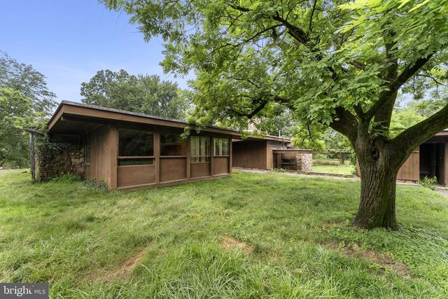 2935 WHITEHALL RD, Norristown, PA 19403