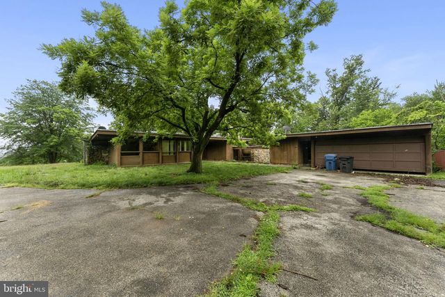 2935 WHITEHALL RD, Norristown, PA 19403