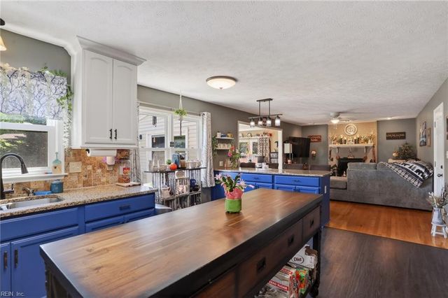 6 Curson CT, Poquoson, VA 23662