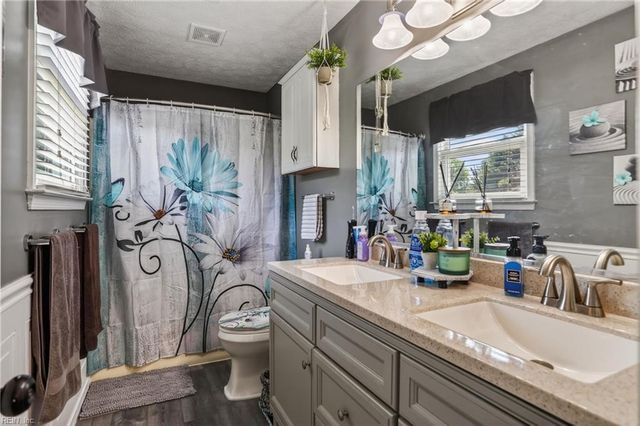 6 Curson CT, Poquoson, VA 23662