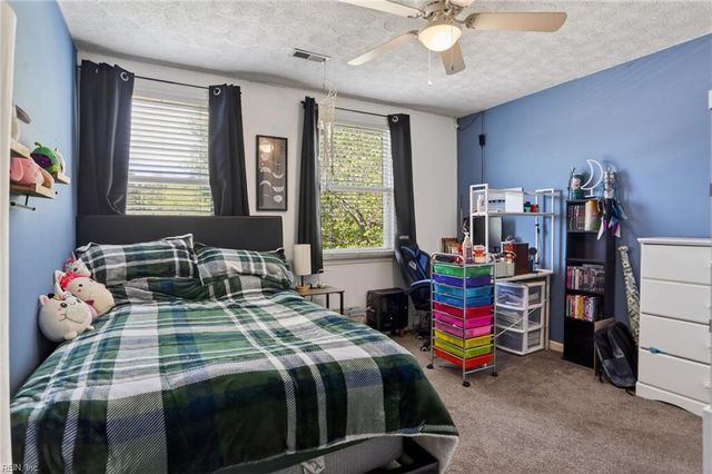 6 Curson CT, Poquoson, VA 23662