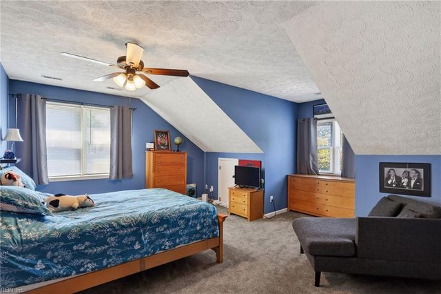 6 Curson CT, Poquoson, VA 23662