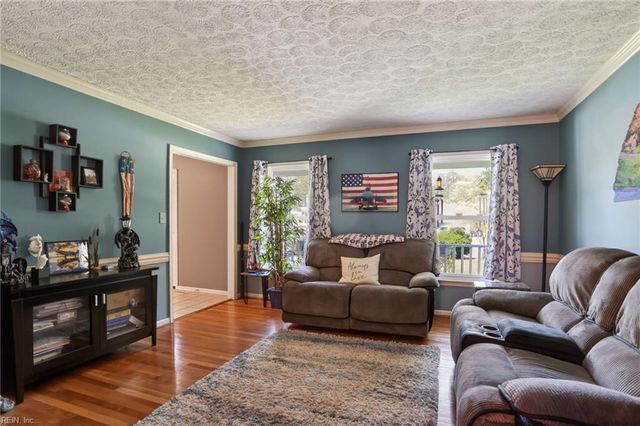 6 Curson CT, Poquoson, VA 23662