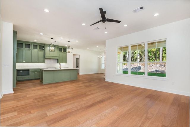 120 Boxwood Lane N, Brookeland, TX 75931