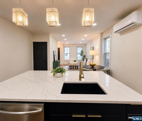 22 Union Street, Jersey City, NJ 07304