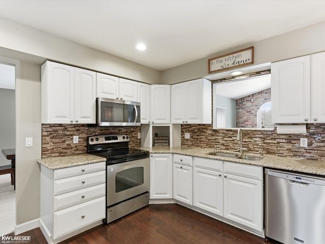 5151 Winewood Lane, Commerce Twp, MI 48382