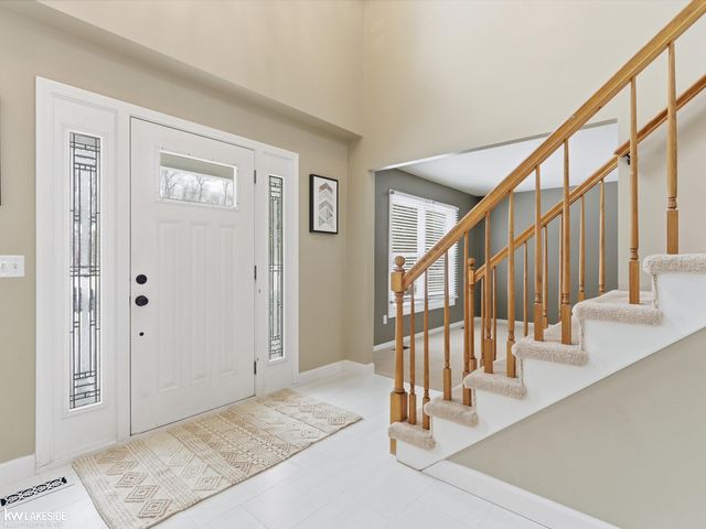 5151 Winewood Lane, Commerce Twp, MI 48382