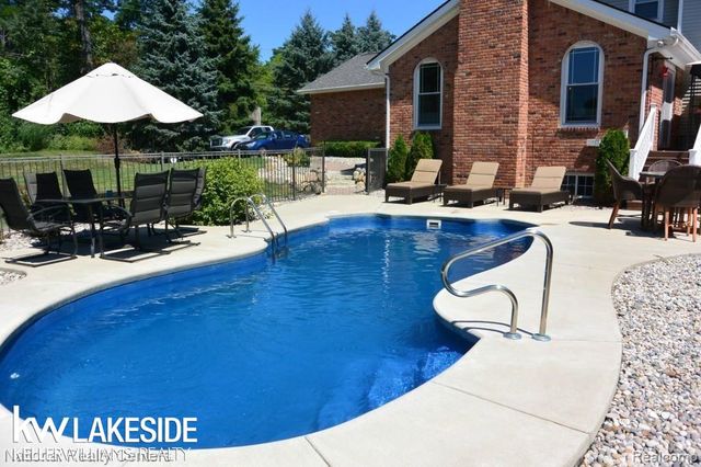 5151 Winewood Lane, Commerce Twp, MI 48382