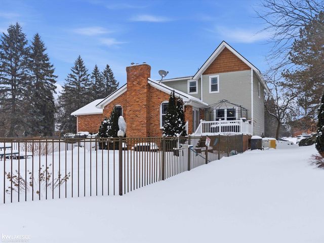 5151 Winewood Lane, Commerce Twp, MI 48382