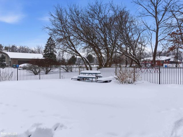 5151 Winewood Lane, Commerce Twp, MI 48382