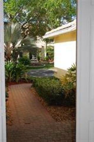 8192 NW 42nd Street, Coral Springs, FL 33065