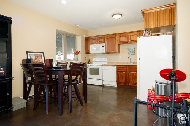 2073 S ALLEN RD, Taylor, UT 84401
