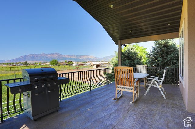 2073 S ALLEN RD, Taylor, UT 84401