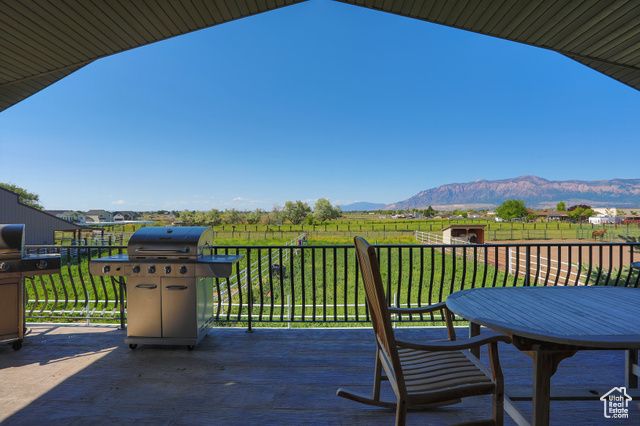 2073 S ALLEN RD, Taylor, UT 84401