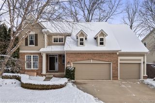 6144 Strawberry Circle, Commerce Charter Township, MI 48382