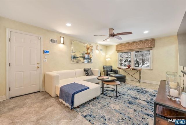 18 Vermont Drive, Paramus, NJ 07652