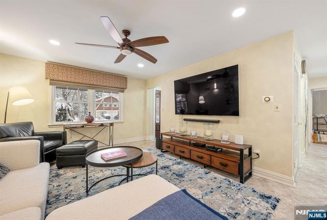 18 Vermont Drive, Paramus, NJ 07652