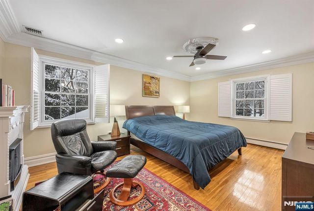 18 Vermont Drive, Paramus, NJ 07652