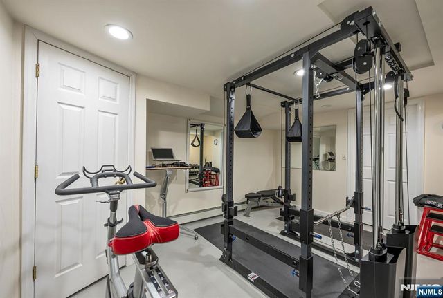 18 Vermont Drive, Paramus, NJ 07652