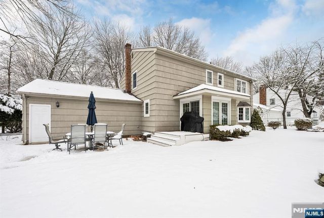 18 Vermont Drive, Paramus, NJ 07652