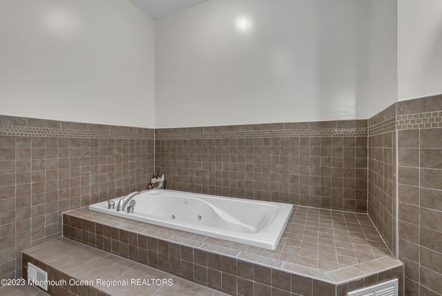 1607 Holbrook Street, Oakhurst, NJ 07755