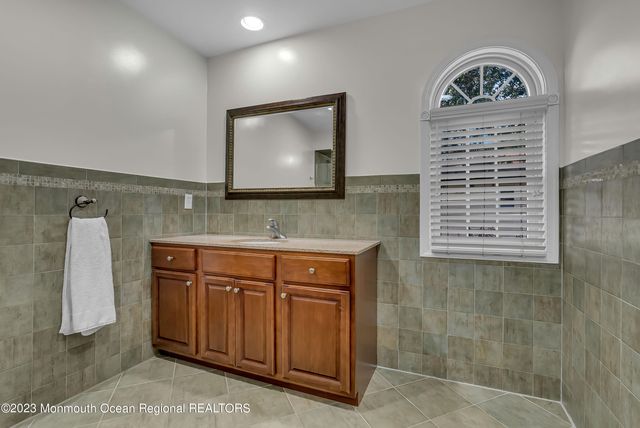 1607 Holbrook Street, Oakhurst, NJ 07755