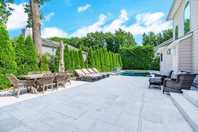 1607 Holbrook Street, Oakhurst, NJ 07755