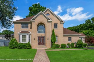 1607 Holbrook Street, Oakhurst, NJ 07755