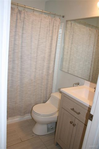 1060 Loveland Drive, Florissant, MO 63031
