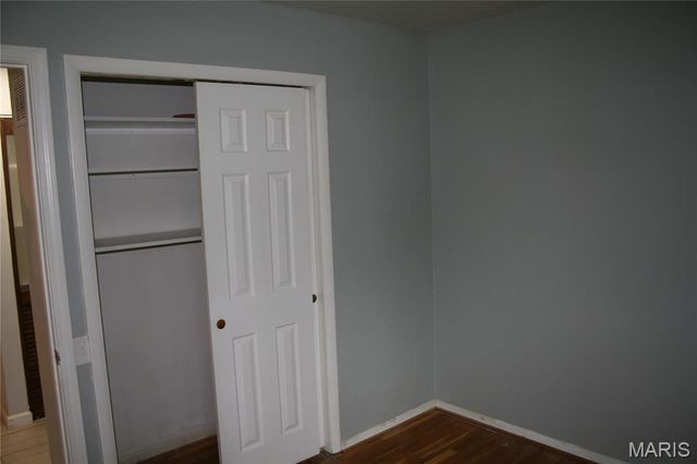 1060 Loveland Drive, Florissant, MO 63031