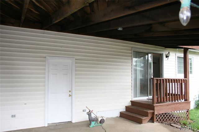 1060 Loveland Drive, Florissant, MO 63031