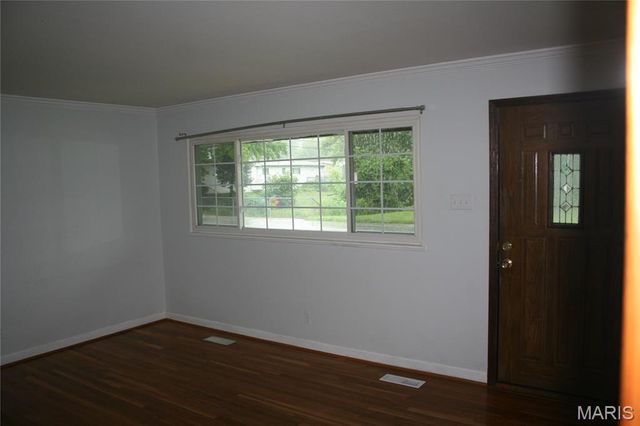 1060 Loveland Drive, Florissant, MO 63031