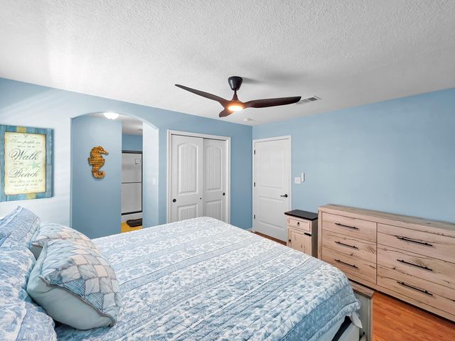 930 Eastview, Crystal Beach, TX 77650