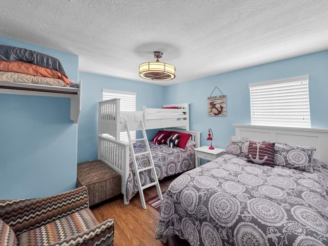 930 Eastview, Crystal Beach, TX 77650
