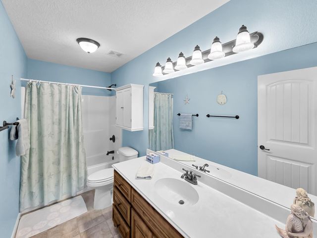 930 Eastview, Crystal Beach, TX 77650