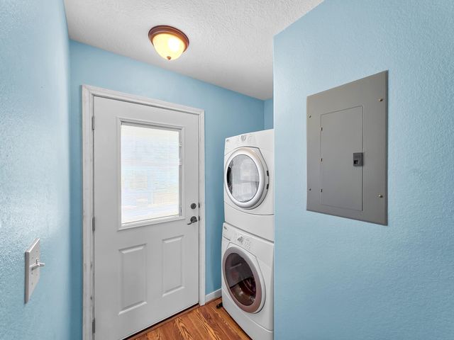 930 Eastview, Crystal Beach, TX 77650
