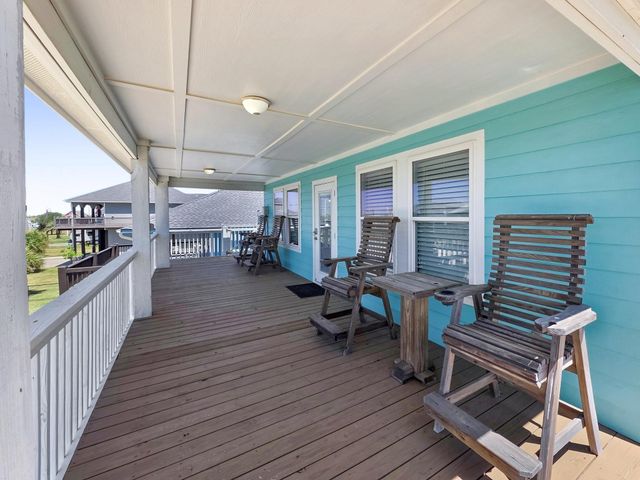 930 Eastview, Crystal Beach, TX 77650