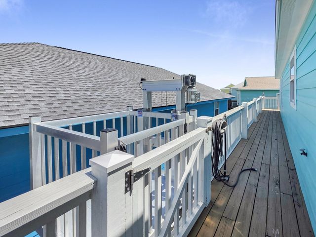 930 Eastview, Crystal Beach, TX 77650