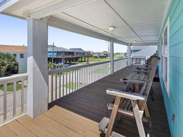 930 Eastview, Crystal Beach, TX 77650