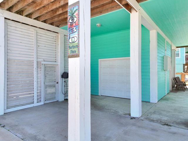 930 Eastview, Crystal Beach, TX 77650