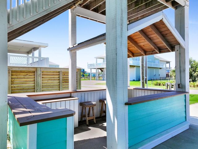 930 Eastview, Crystal Beach, TX 77650