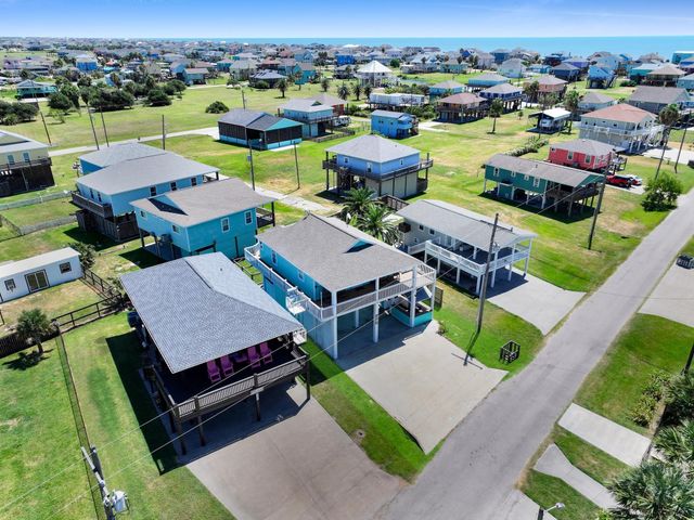 930 Eastview, Crystal Beach, TX 77650