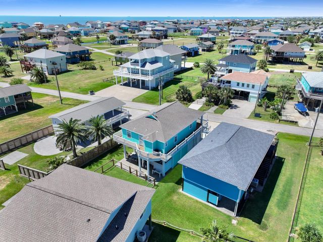 930 Eastview, Crystal Beach, TX 77650