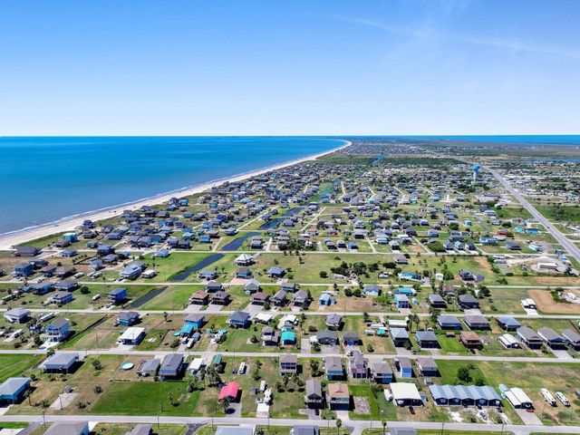 930 Eastview, Crystal Beach, TX 77650